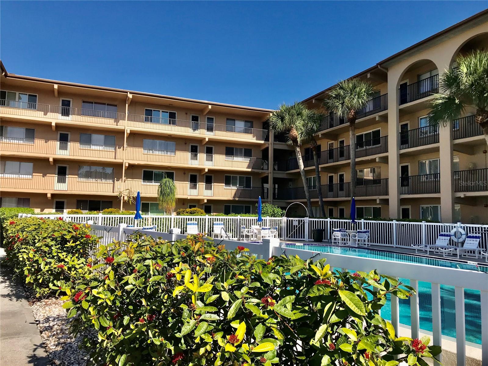 2525 W BAY DR #B32, LARGO, FL, 33770