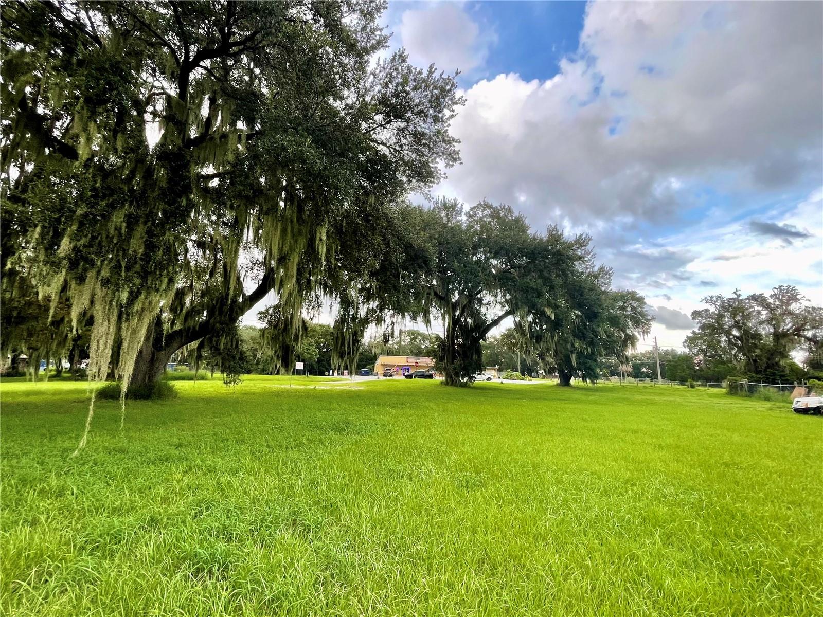 2409 MONTCLAIR RD, LEESBURG, FL, 34748