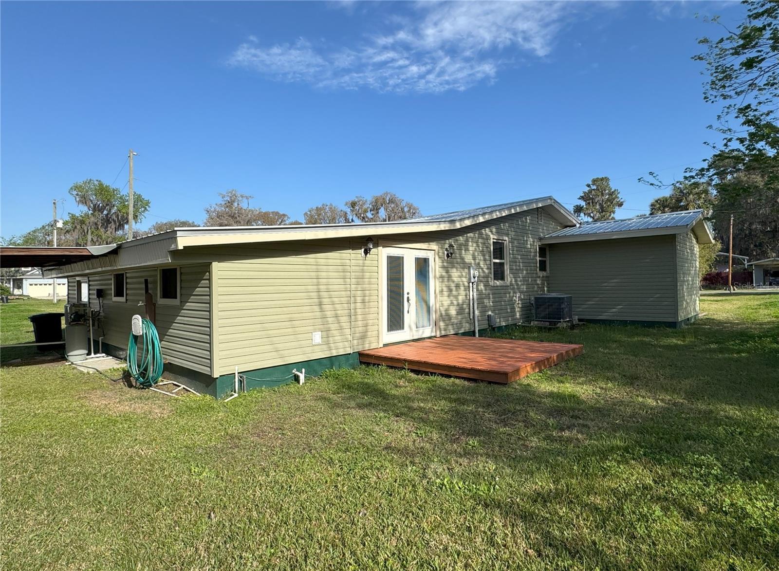 111 ELVIRA ST, CRESCENT CITY, FL, 32112