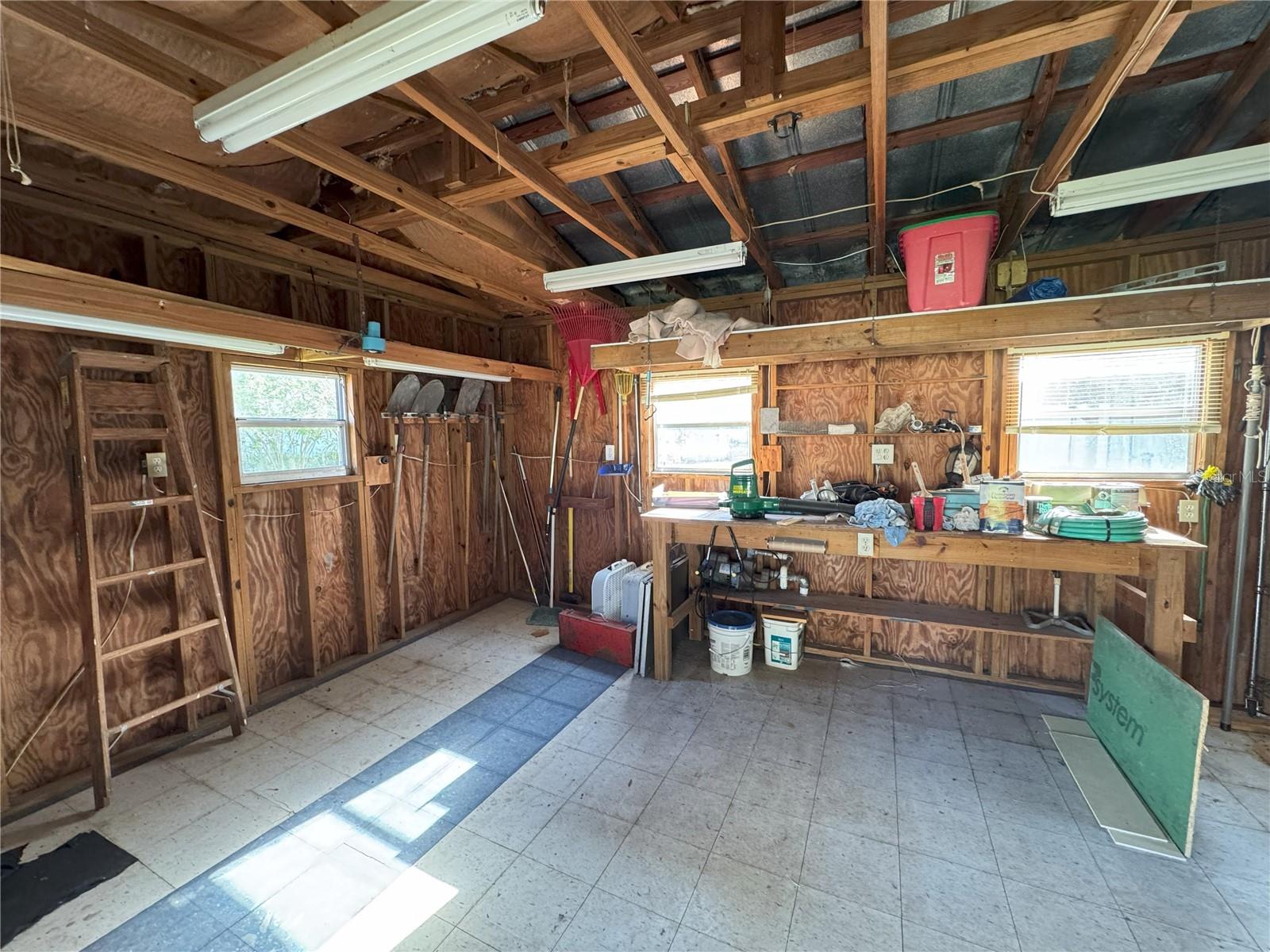 111 ELVIRA ST, CRESCENT CITY, FL, 32112