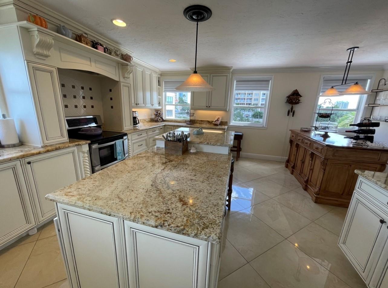 37 SUNSET DR #54, SARASOTA, FL, 34236