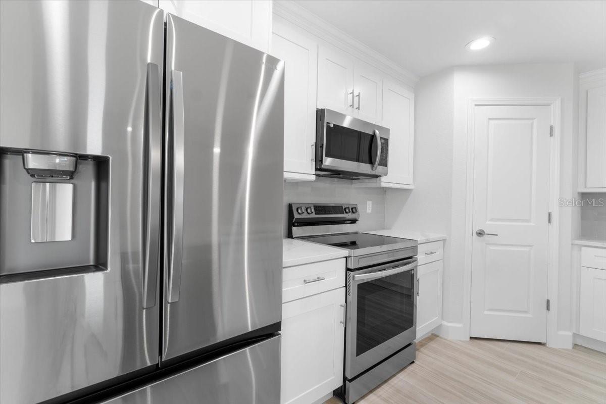 10061 GULFSTREAM BLVD, ENGLEWOOD, FL, 34224