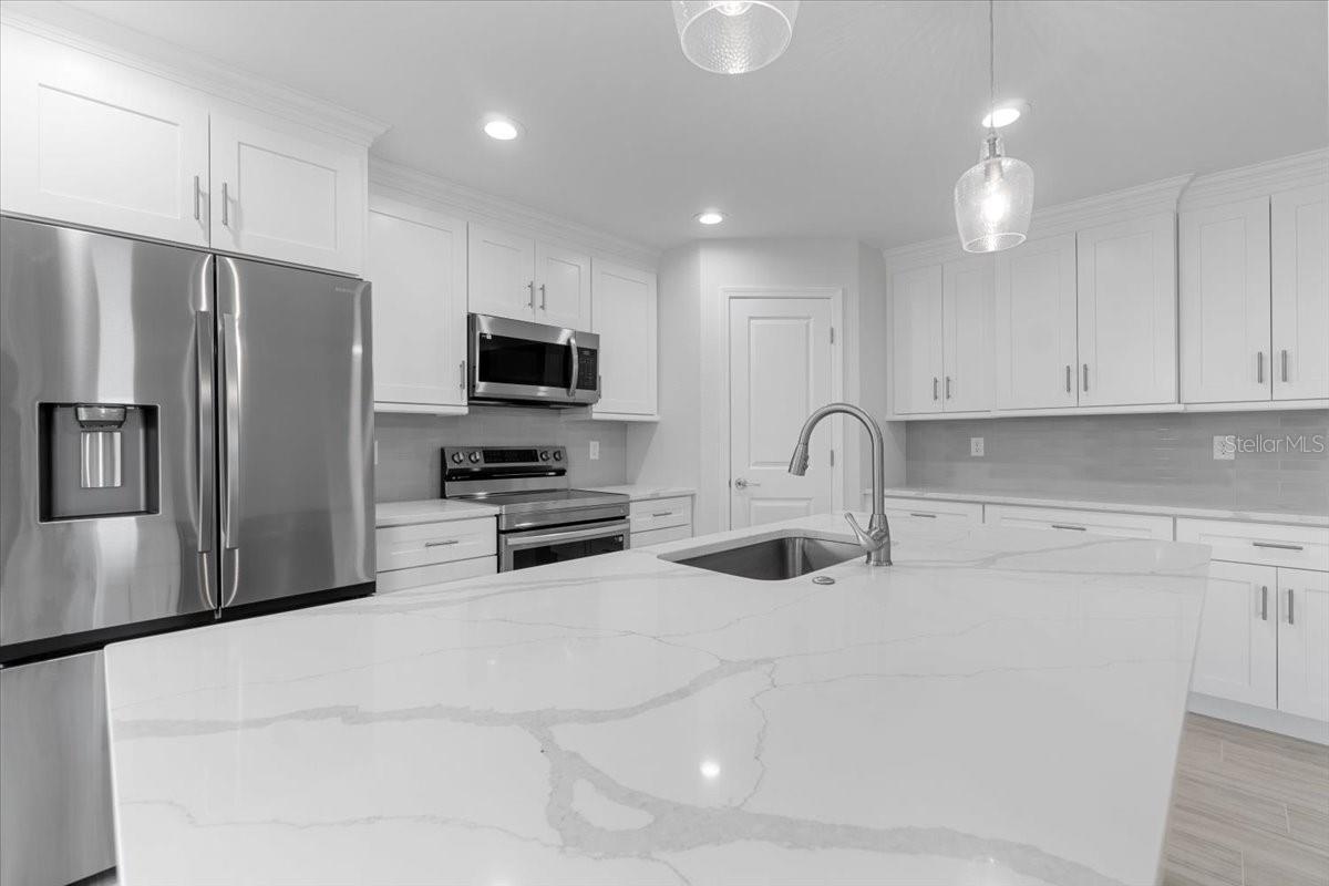 10061 GULFSTREAM BLVD, ENGLEWOOD, FL, 34224