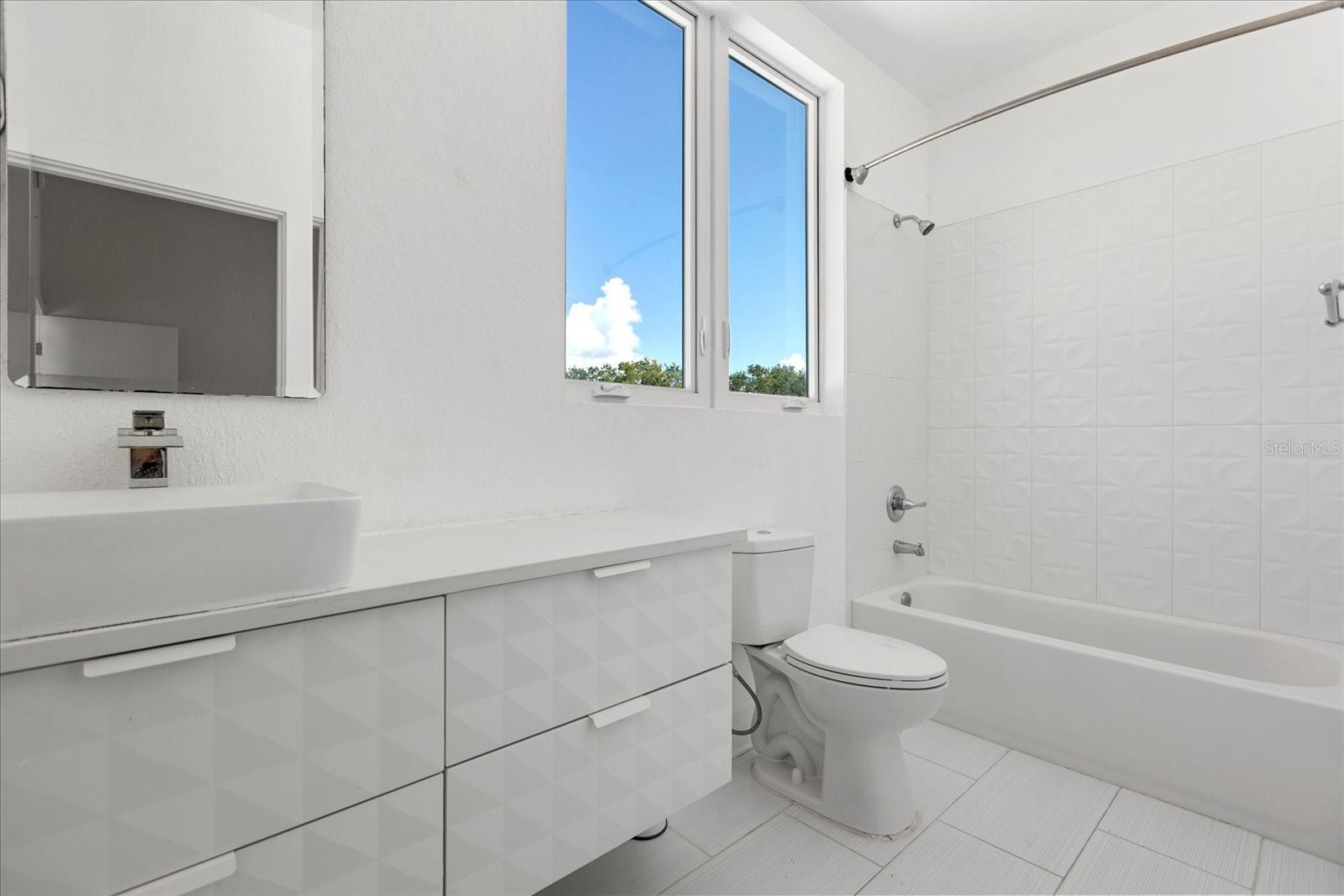 3110 W NAPOLEON AVE, TAMPA, FL, 33611