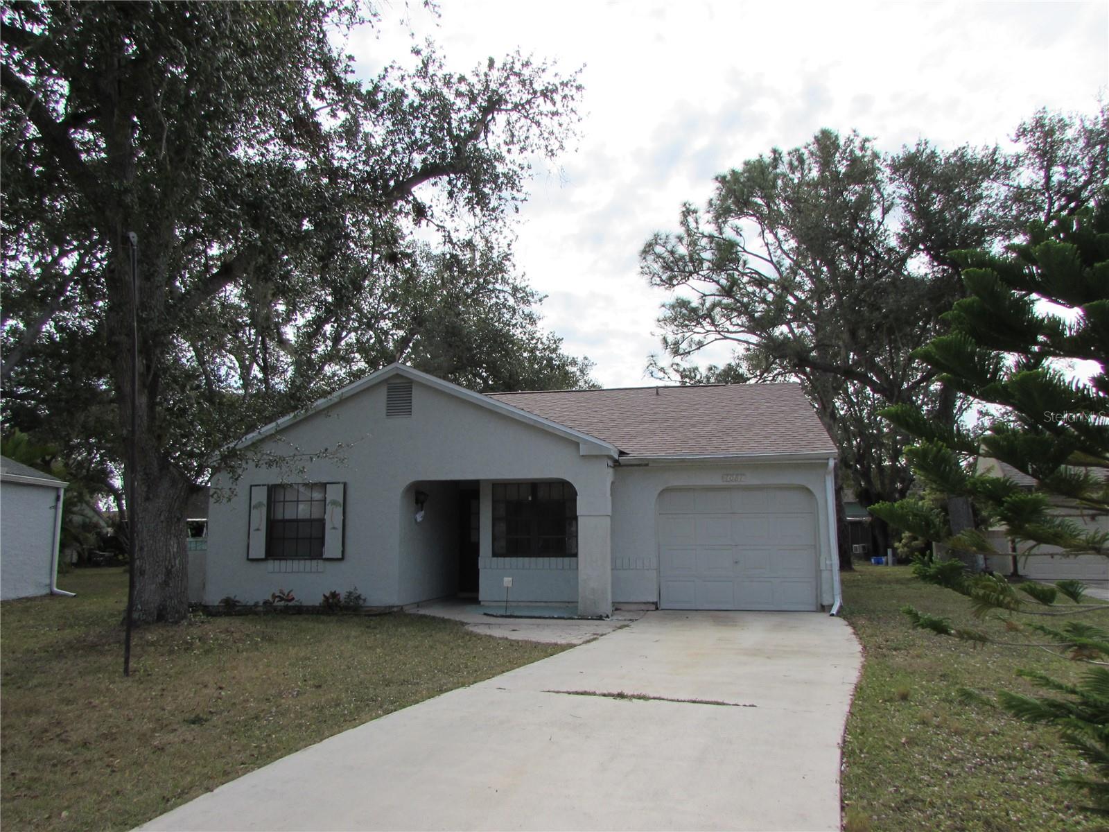 1081 E CORKTREE CIR, PORT CHARLOTTE, FL, 33952