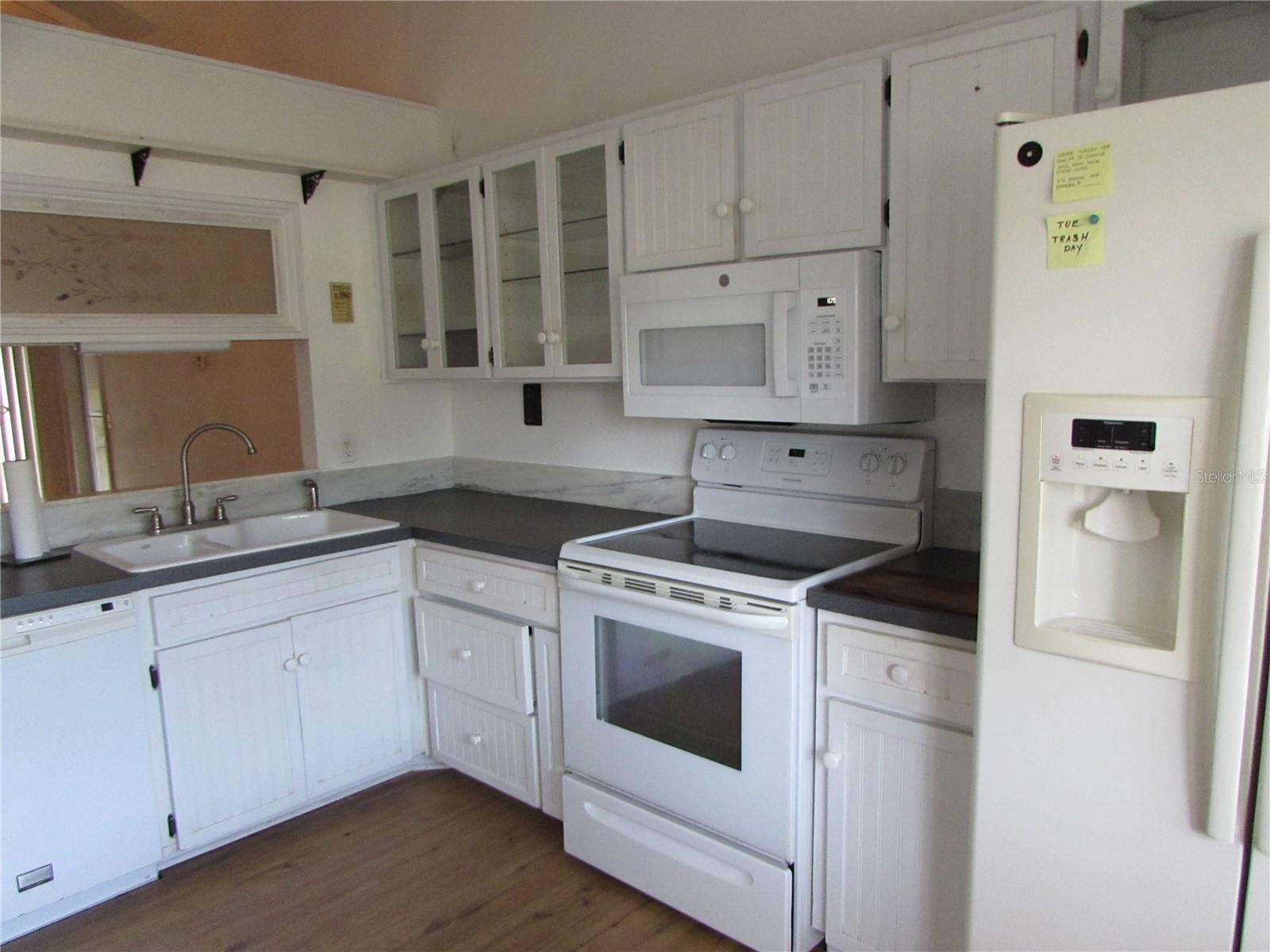 1081 E CORKTREE CIR, PORT CHARLOTTE, FL, 33952