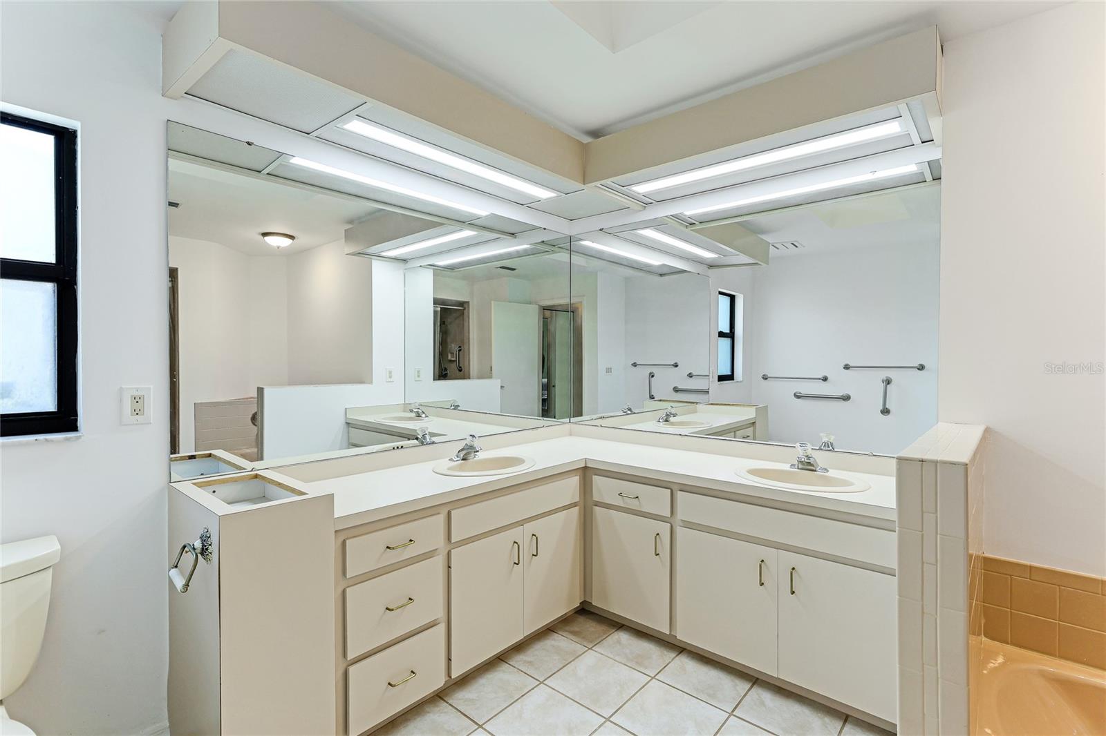 3977 WILSHIRE CIR E #194, SARASOTA, FL, 34238