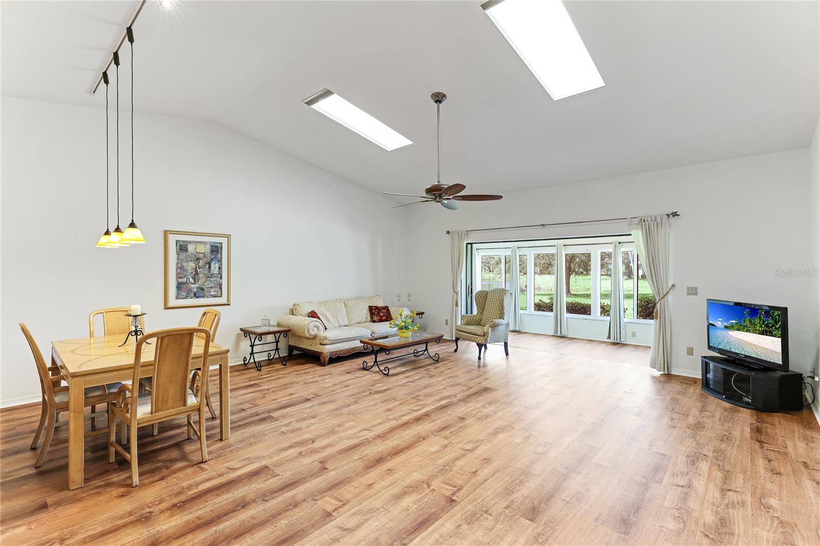 3977 WILSHIRE CIR E #194, SARASOTA, FL, 34238