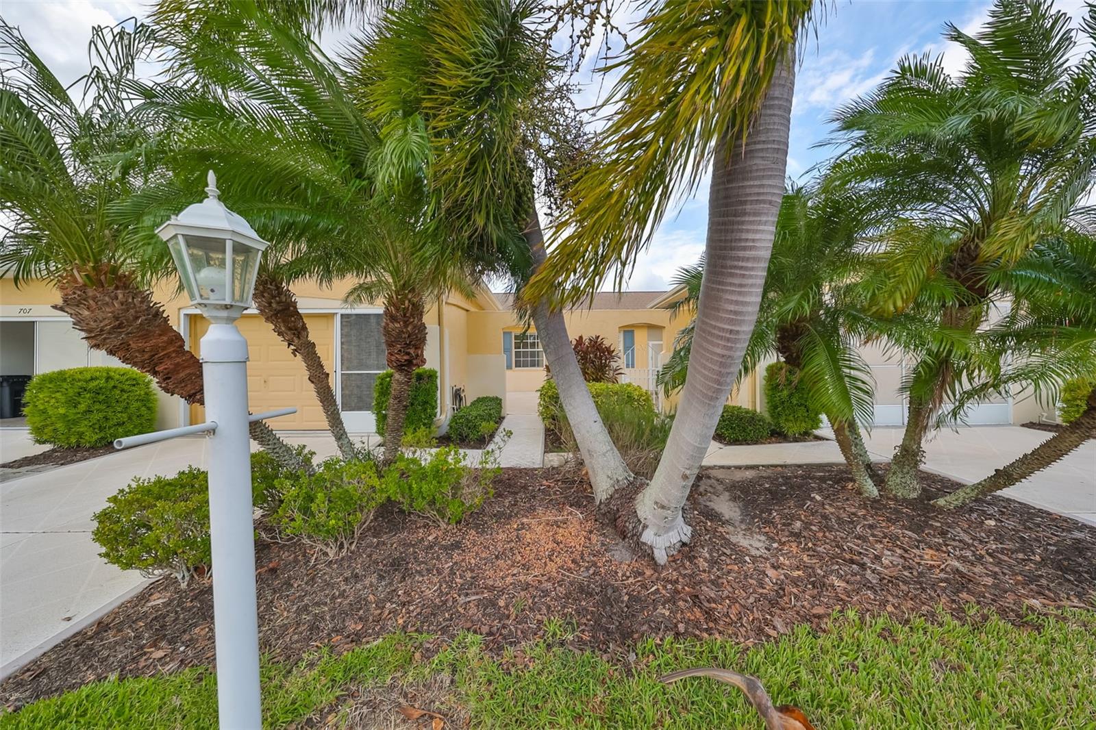 705 TREMONT GREENS LN #33, SUN CITY CENTER, FL, 33573