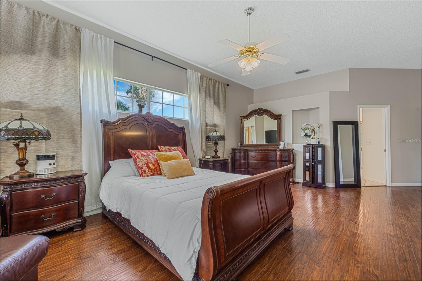 8151 CANYON LAKE CIR, ORLANDO, FL, 32835