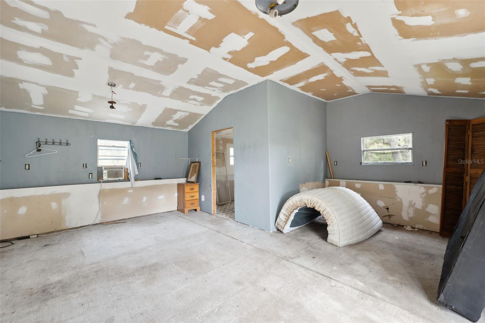11017 KNUCKEY RD, WEEKI WACHEE, FL, 34614