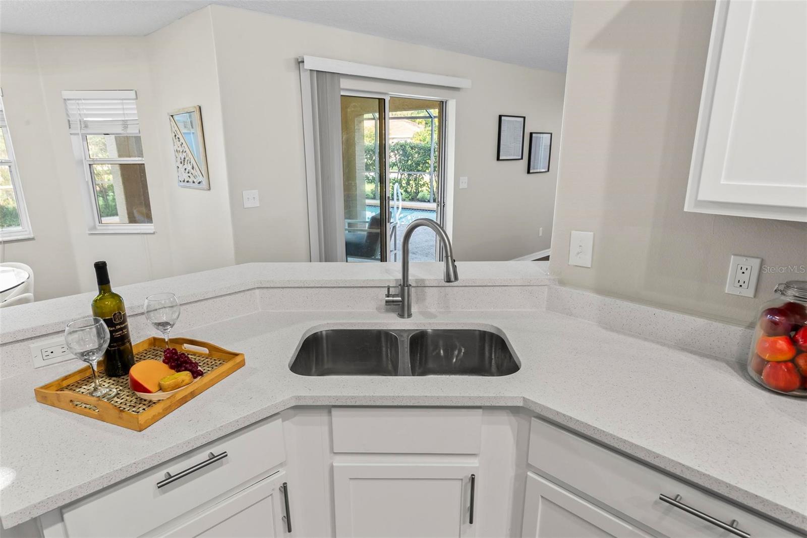 10 BURNELL DR, PALM COAST, FL, 32137