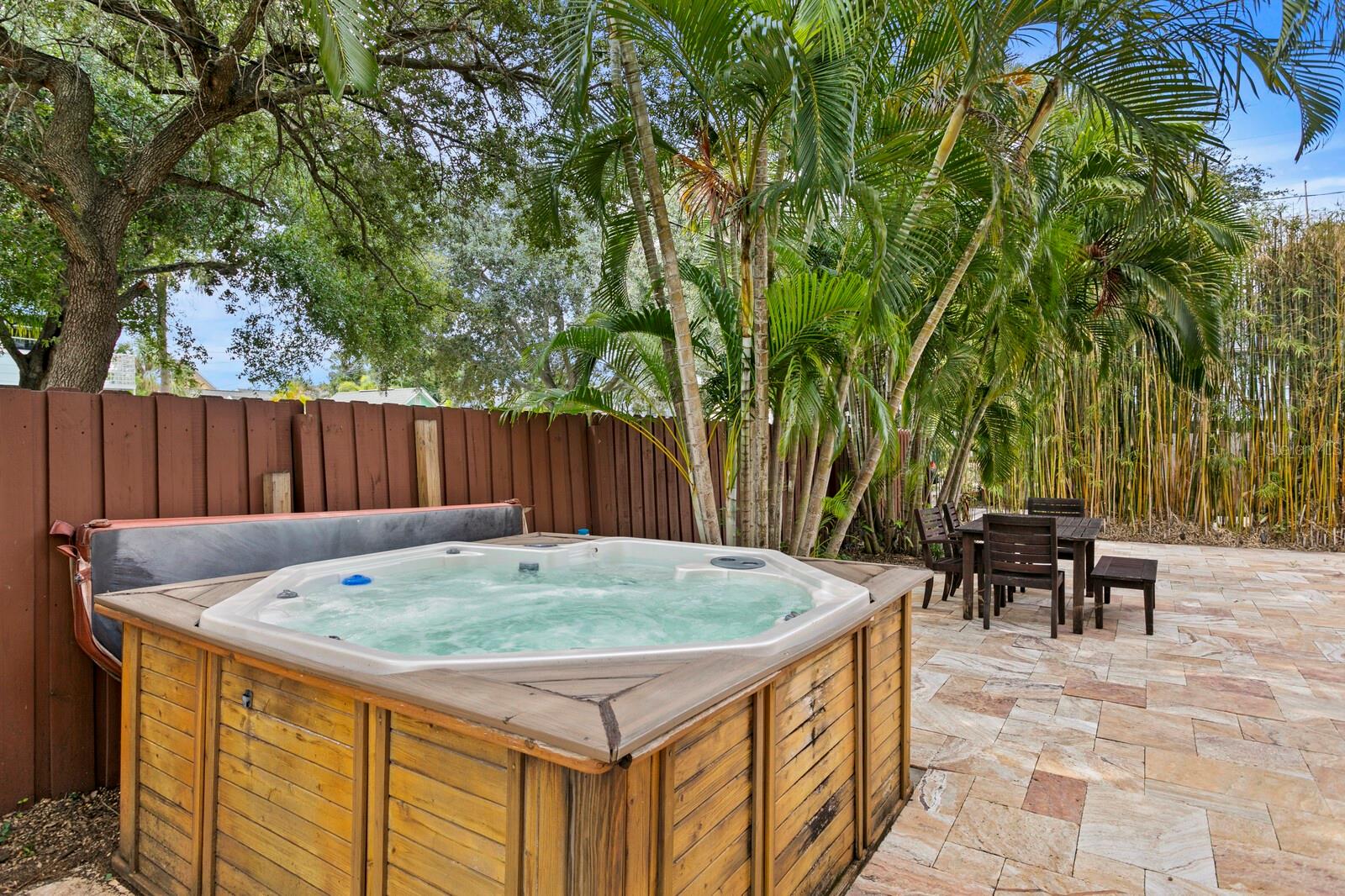 261 7TH AVE N, ST PETERSBURG, FL, 33701