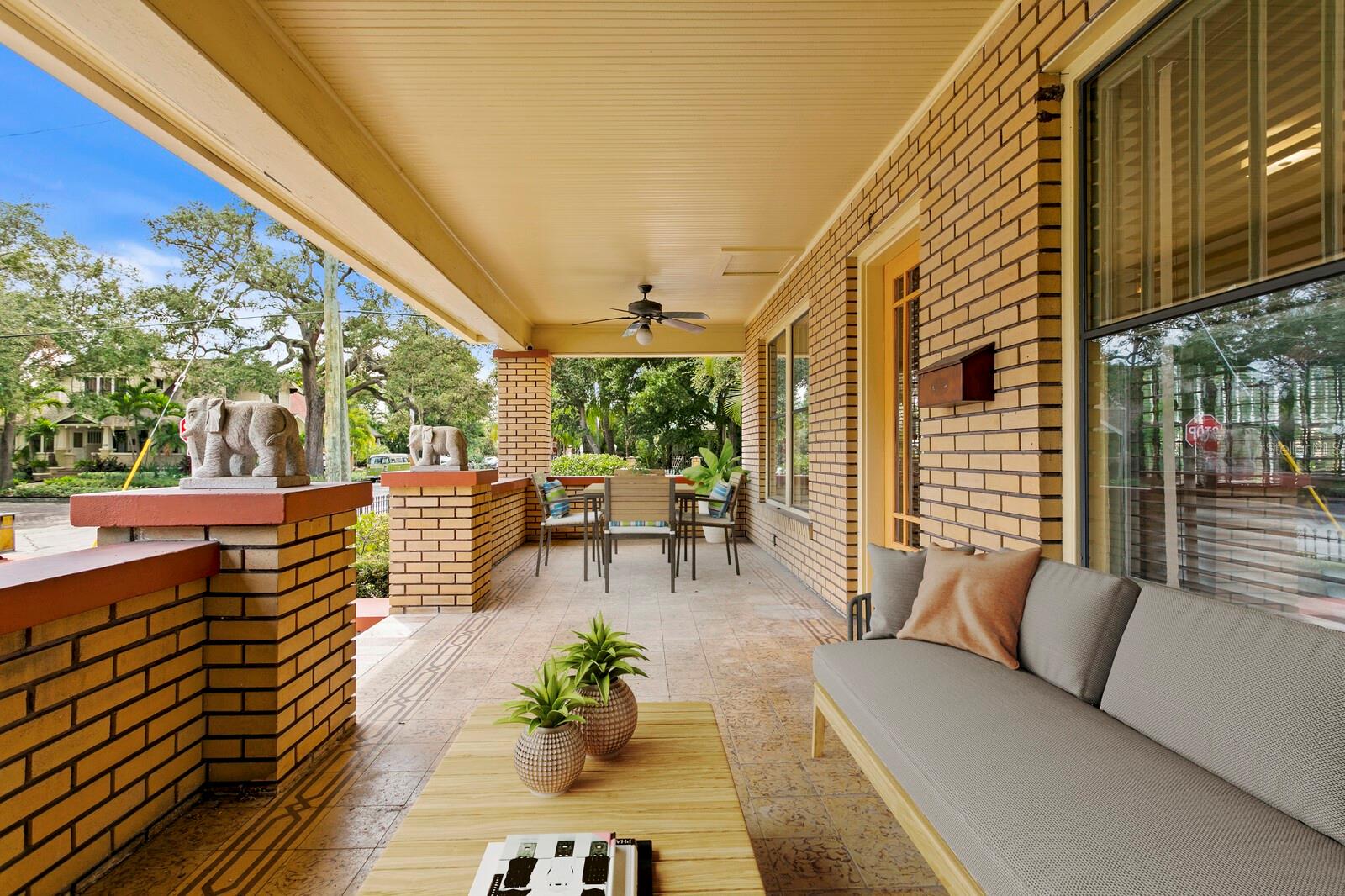 261 7TH AVE N, ST PETERSBURG, FL, 33701