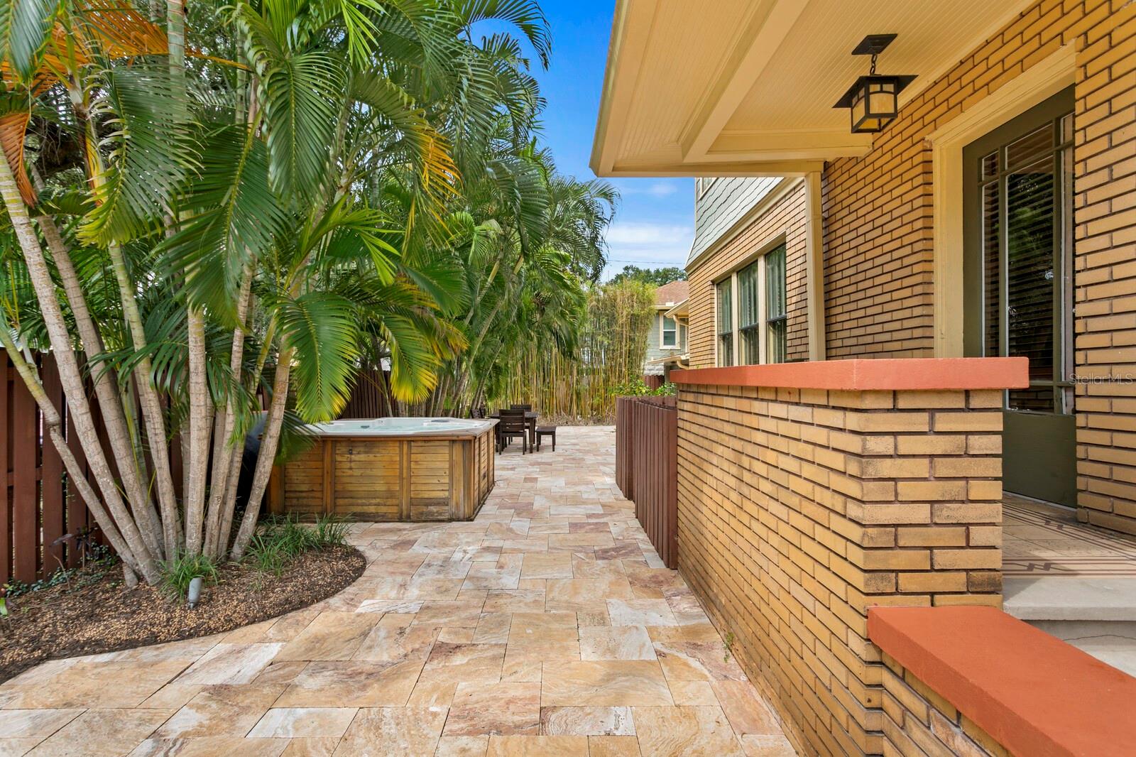 261 7TH AVE N, ST PETERSBURG, FL, 33701