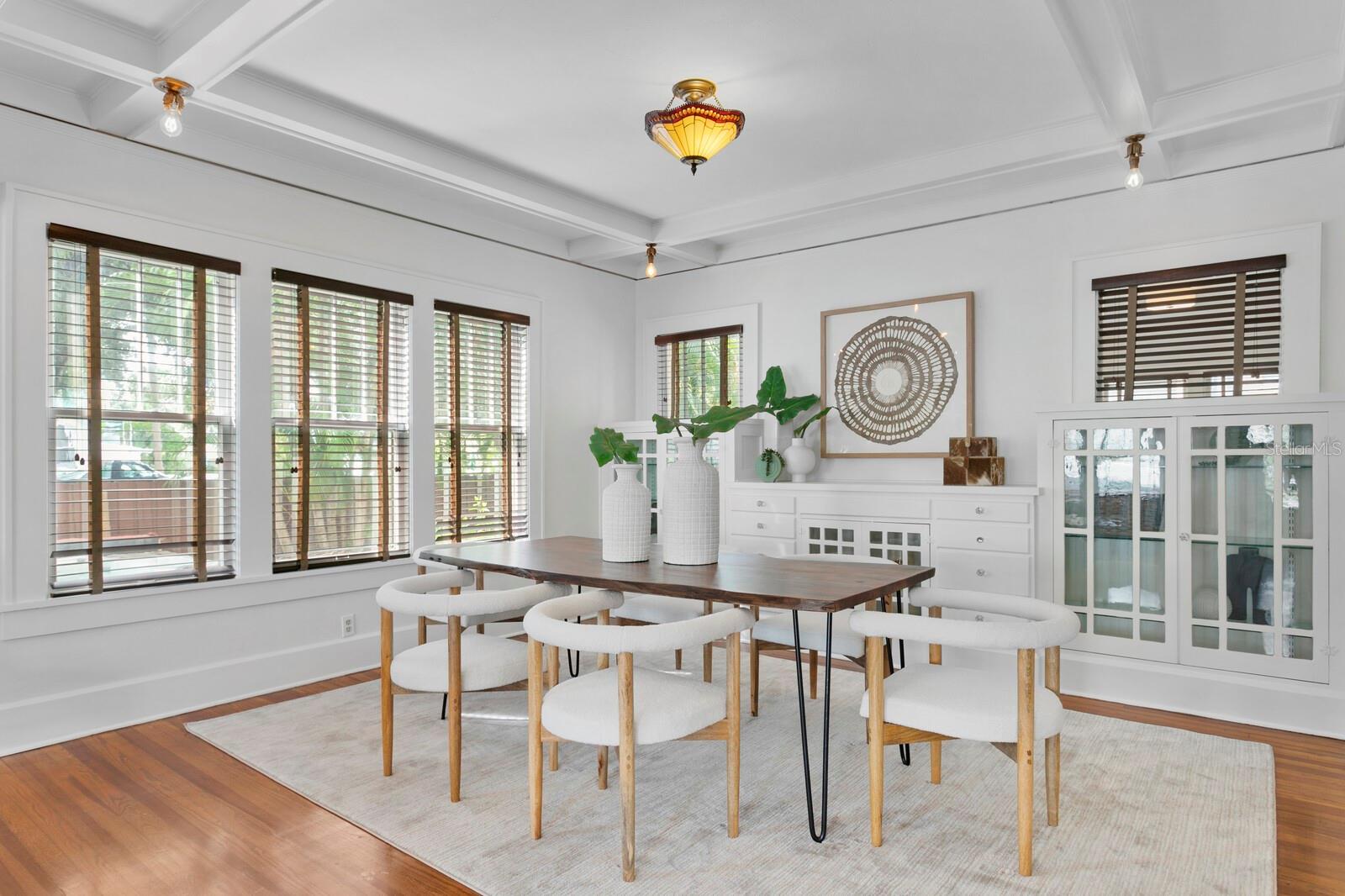 261 7TH AVE N, ST PETERSBURG, FL, 33701