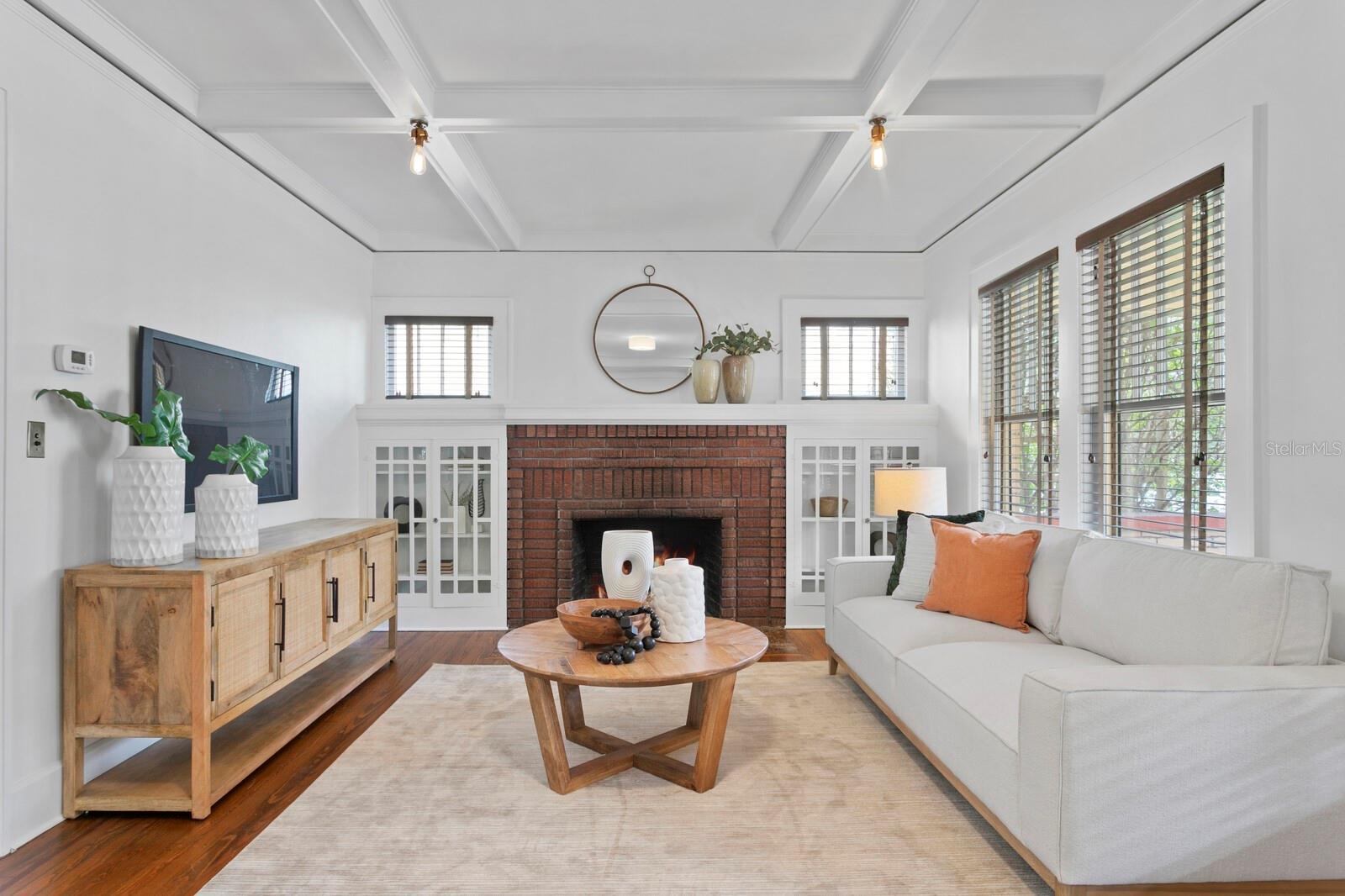 261 7TH AVE N, ST PETERSBURG, FL, 33701