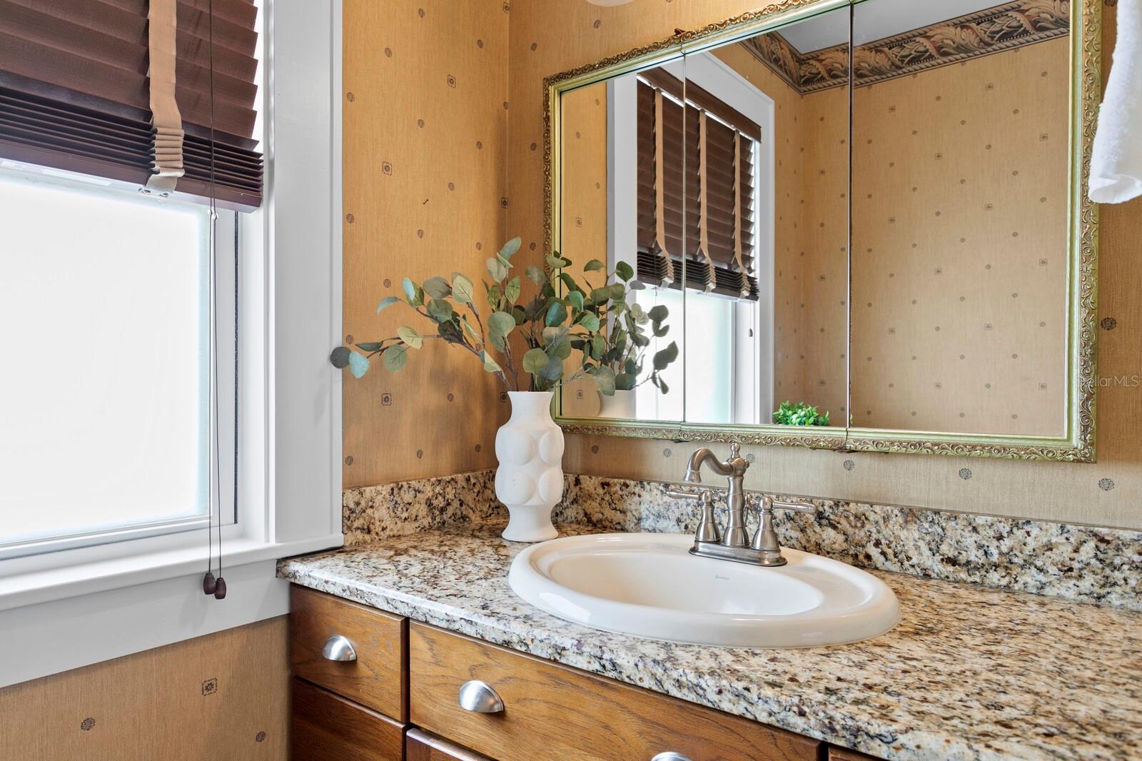 261 7TH AVE N, ST PETERSBURG, FL, 33701