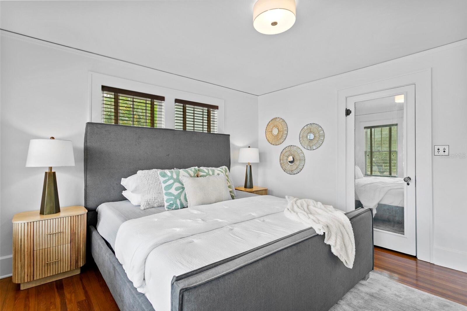 261 7TH AVE N, ST PETERSBURG, FL, 33701