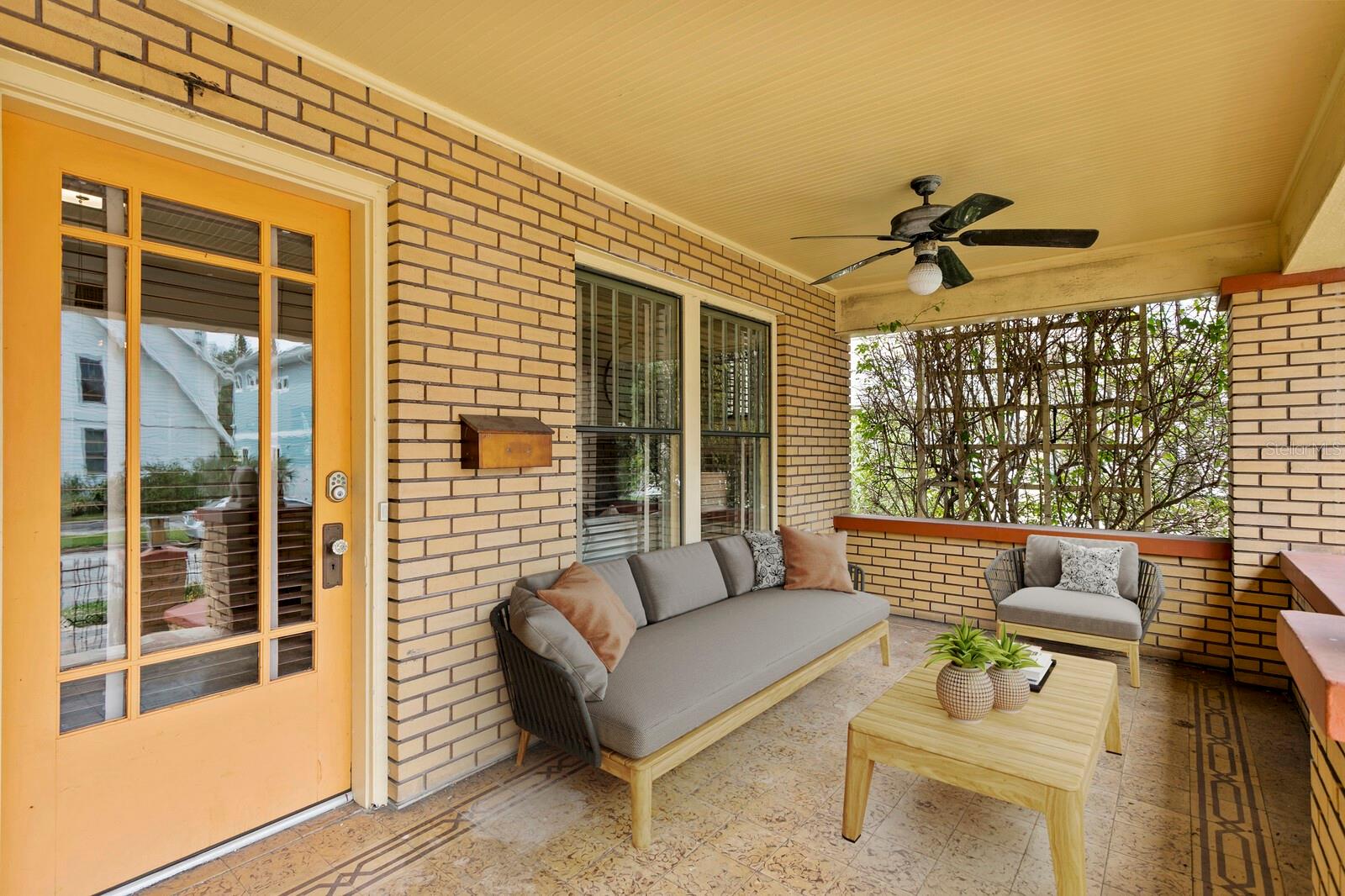 261 7TH AVE N, ST PETERSBURG, FL, 33701