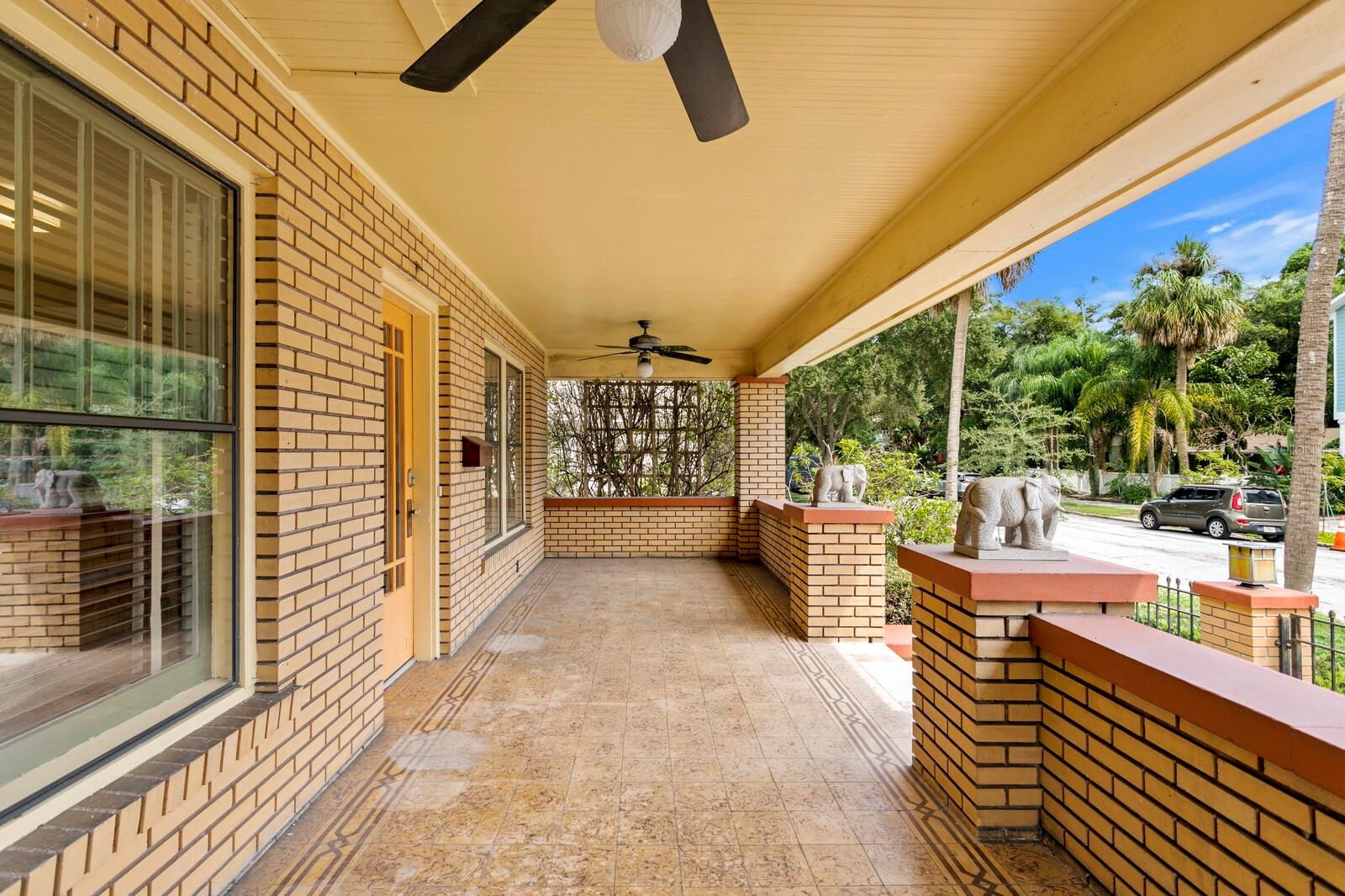 261 7TH AVE N, ST PETERSBURG, FL, 33701