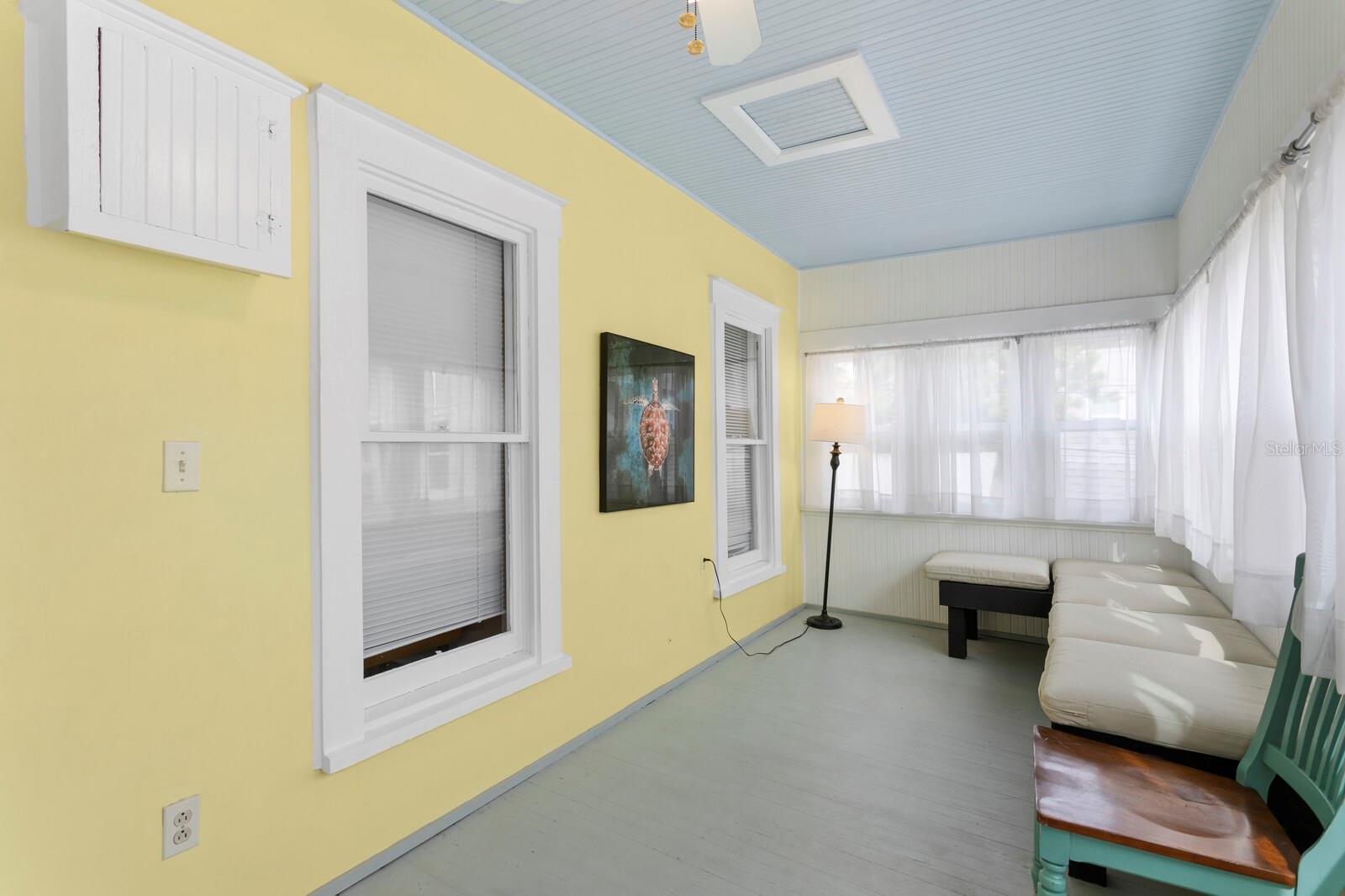 261 7TH AVE N, ST PETERSBURG, FL, 33701