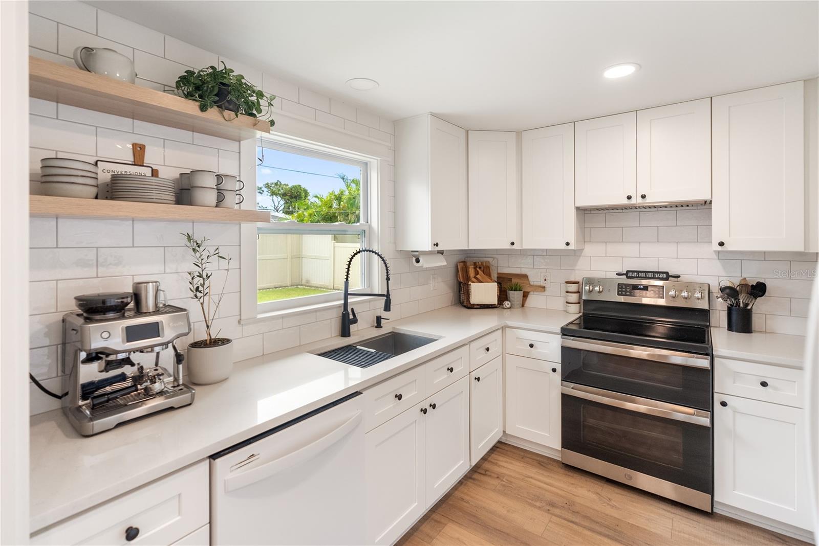 1420 EVEREST RD, VENICE, FL, 34293
