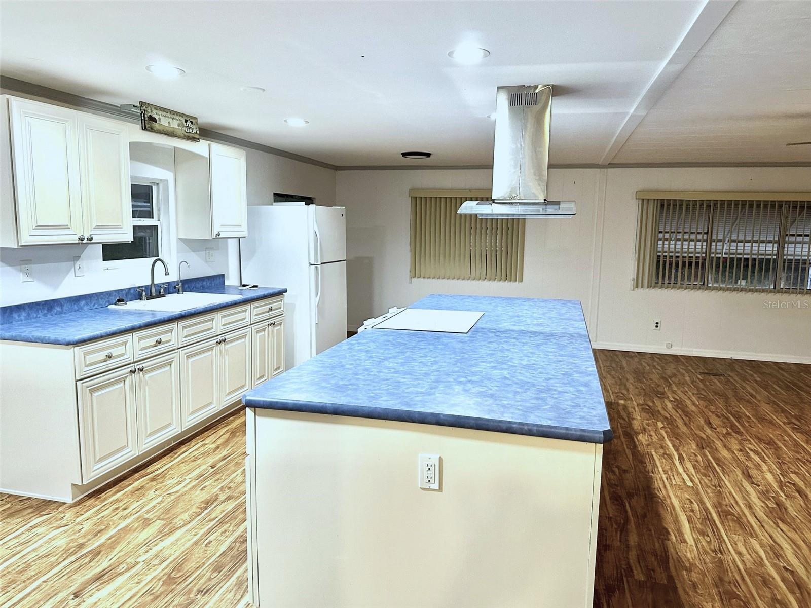 9790 66TH ST N #196, PINELLAS PARK, FL, 33782