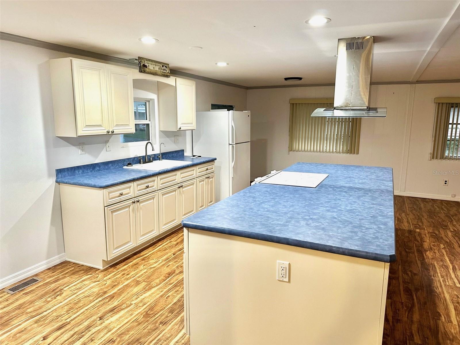 9790 66TH ST N #196, PINELLAS PARK, FL, 33782