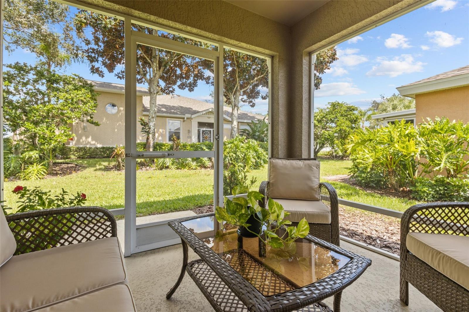 2055 GRANTHAM GREENS DR, SUN CITY CENTER, FL, 33573