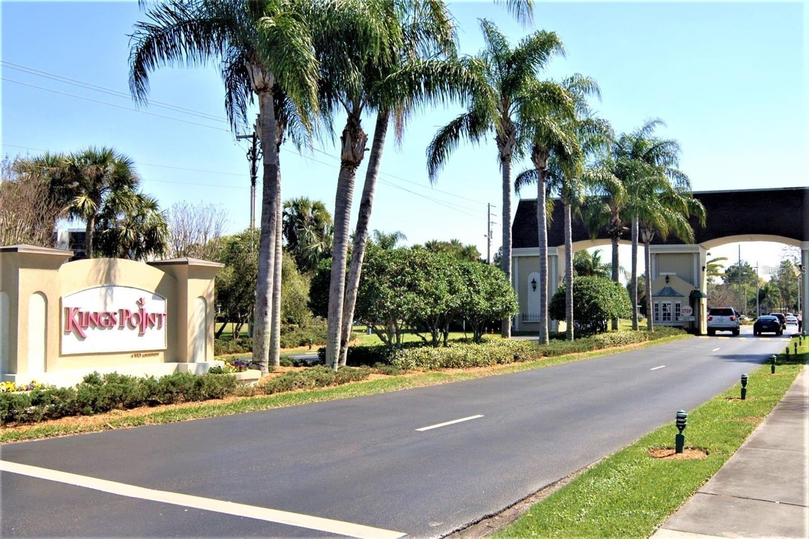 2055 GRANTHAM GREENS DR, SUN CITY CENTER, FL, 33573