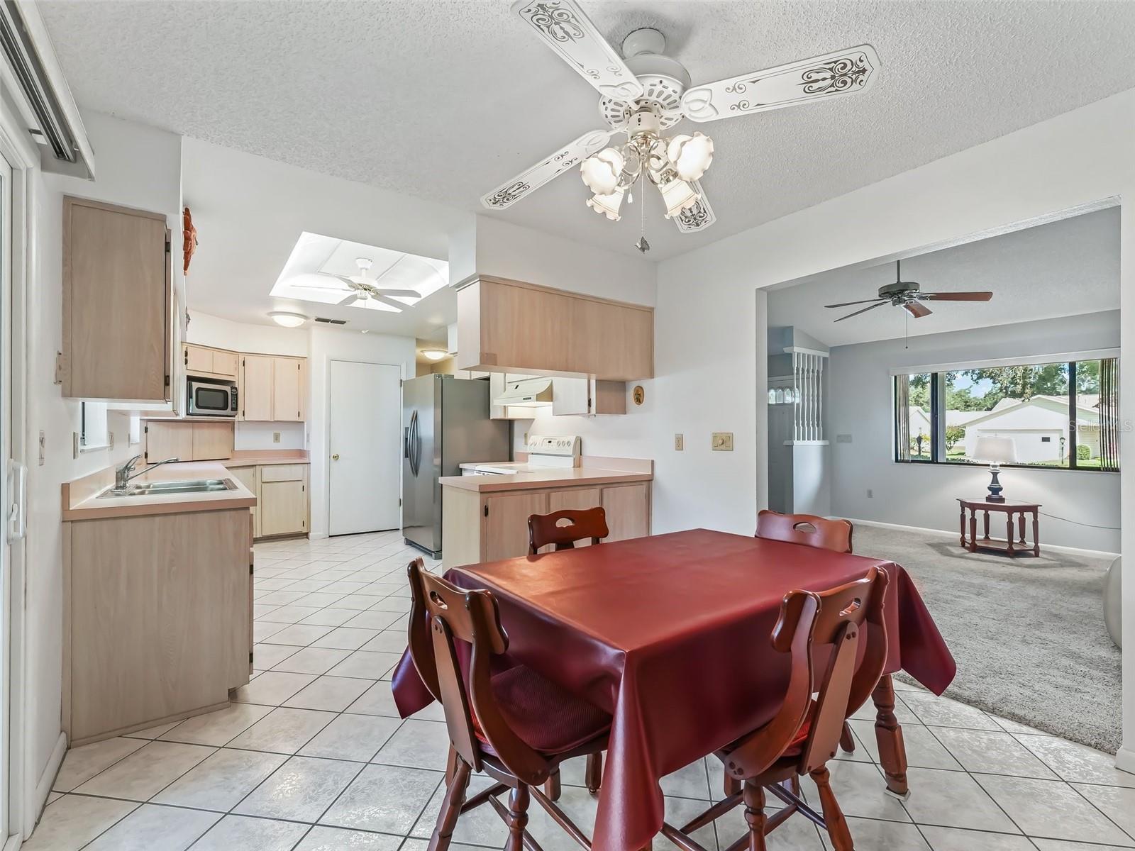 2301 BONNIE VIEW CT, LEESBURG, FL, 34788