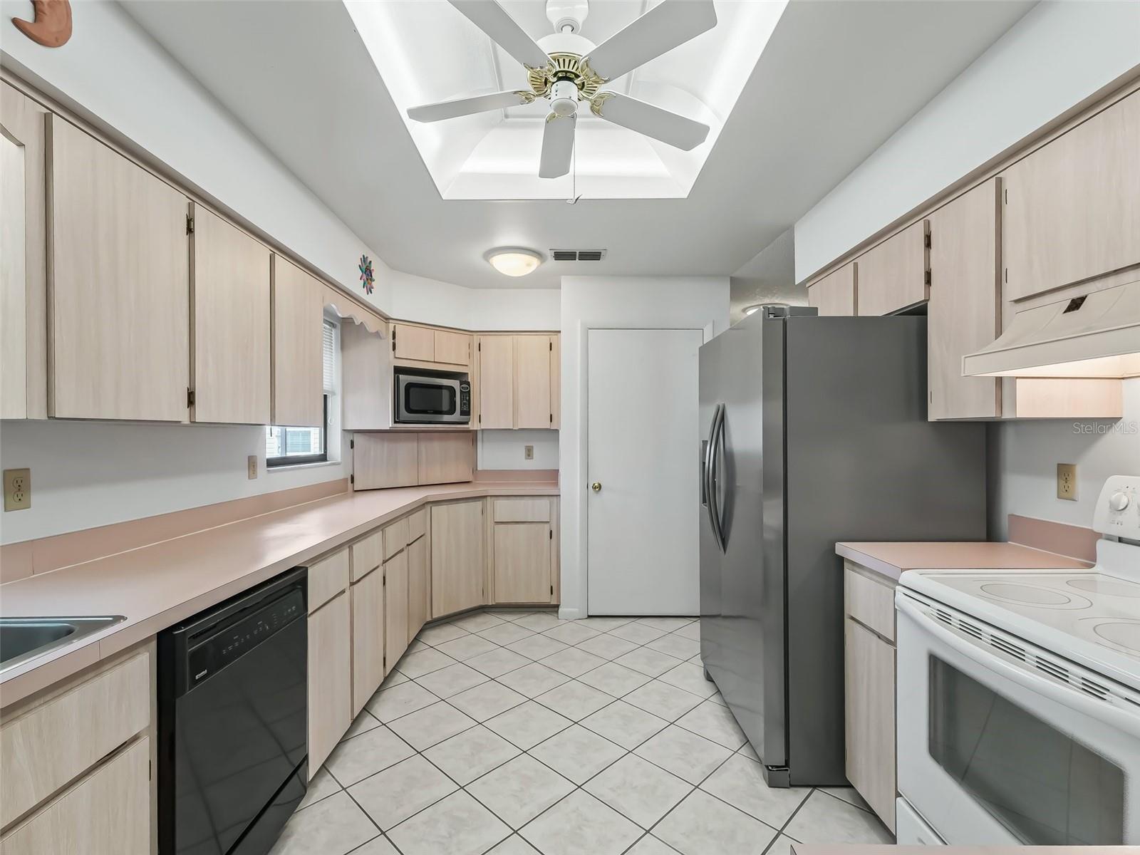 2301 BONNIE VIEW CT, LEESBURG, FL, 34788