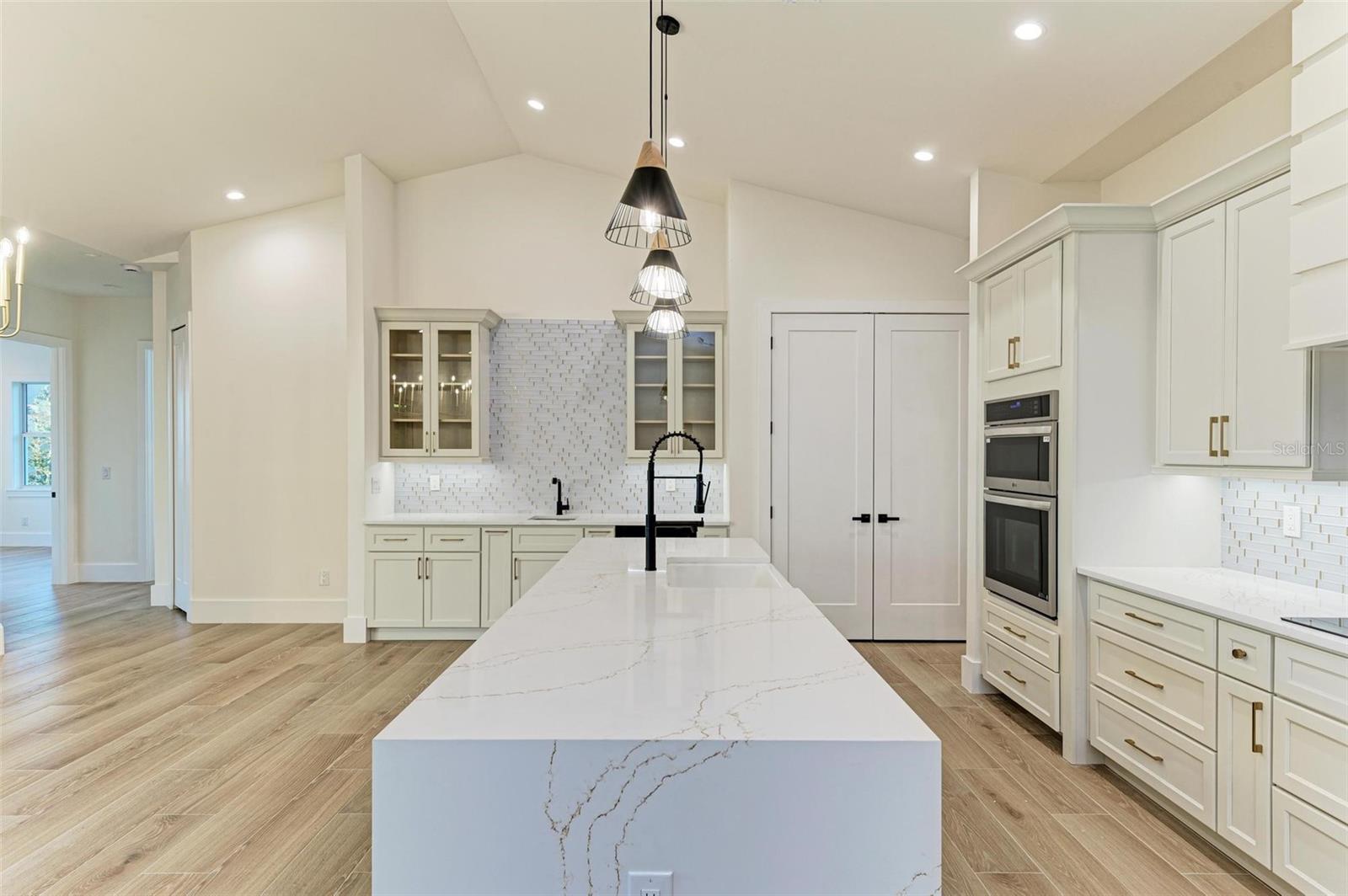 6100 RIVERSIDE DR, PUNTA GORDA, FL, 33982