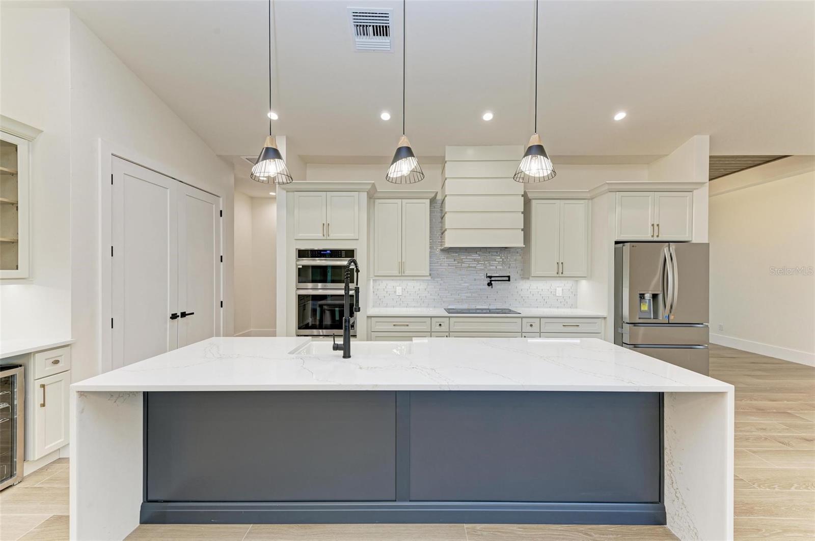 6100 RIVERSIDE DR, PUNTA GORDA, FL, 33982
