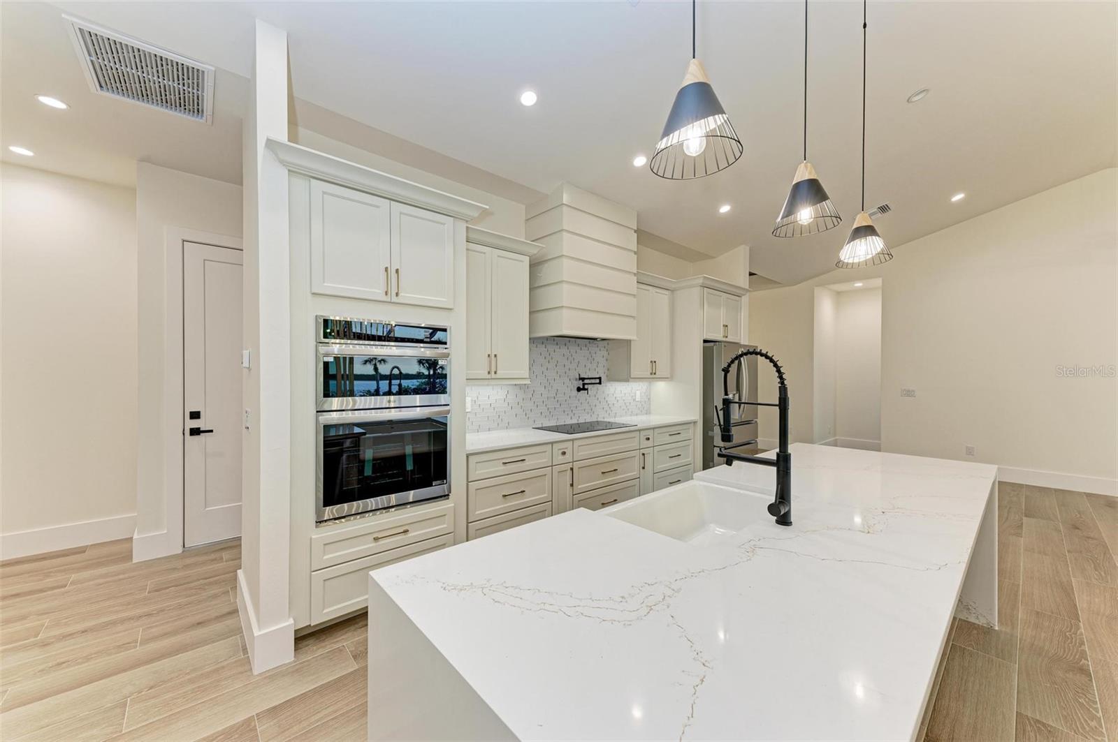 6100 RIVERSIDE DR, PUNTA GORDA, FL, 33982