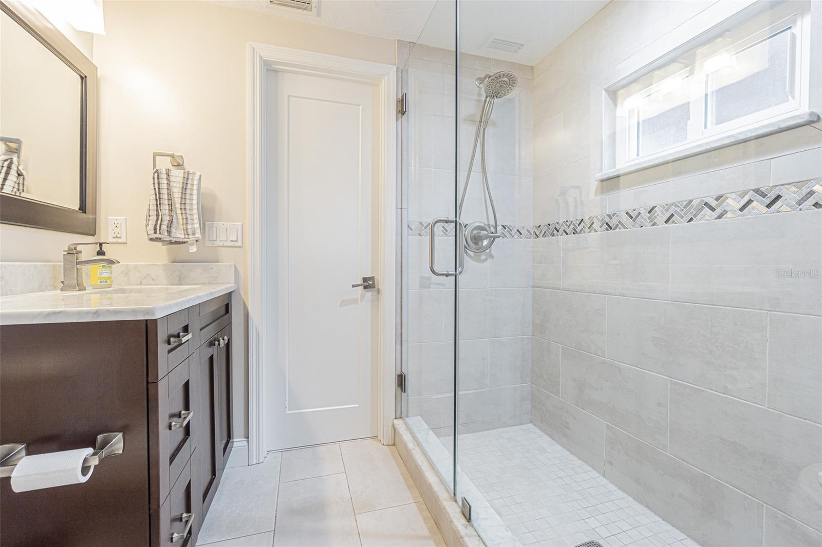 2367 WOODLAWN CIR W, ST PETERSBURG, FL, 33704