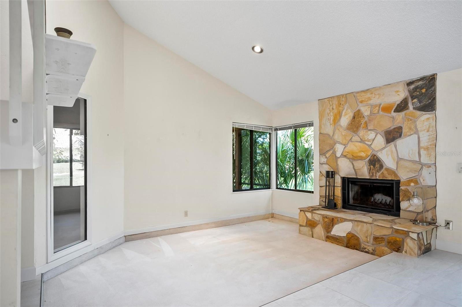 41 VILLAGE CIR, PALM COAST, FL, 32164