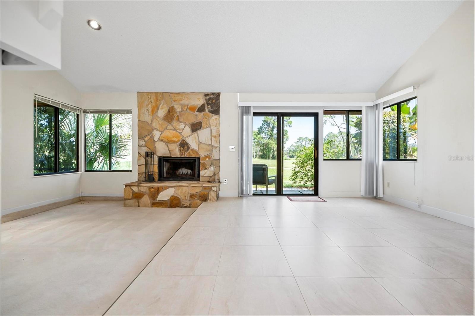 41 VILLAGE CIR, PALM COAST, FL, 32164