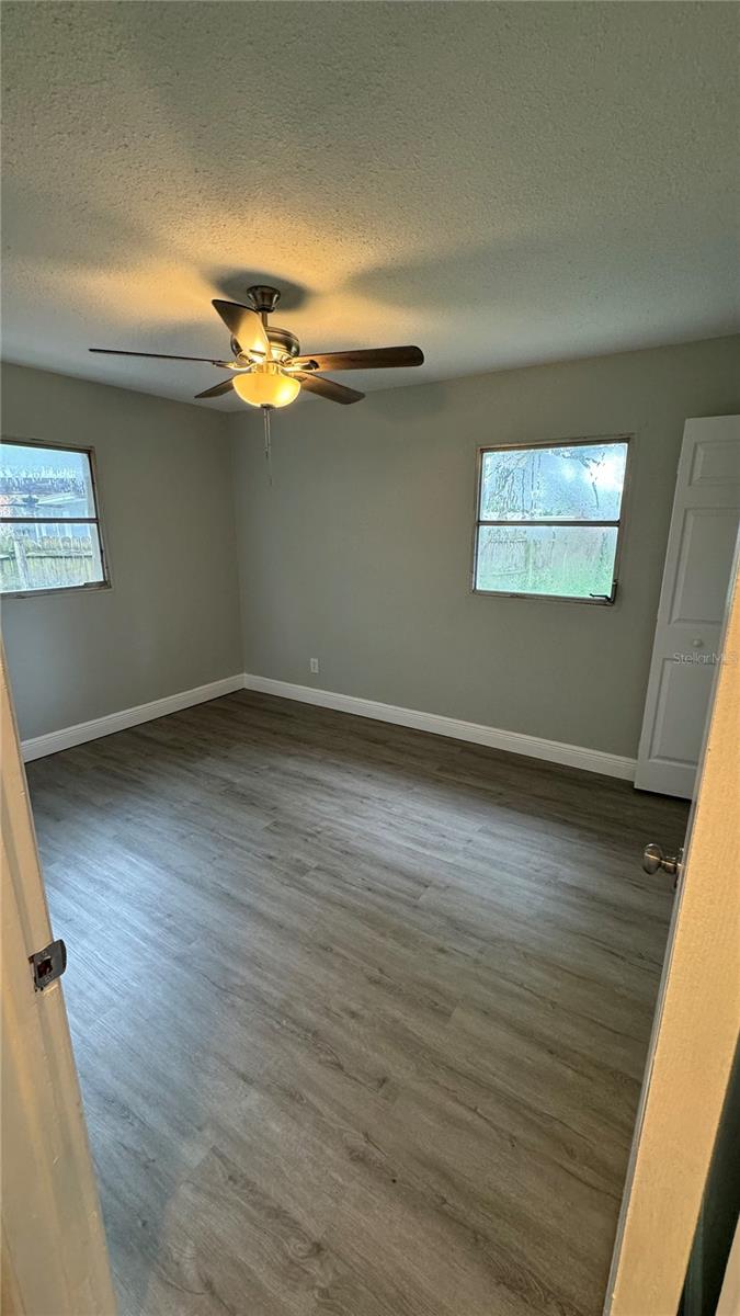 1090 EMERALD DR, MOUNT DORA, FL, 32757