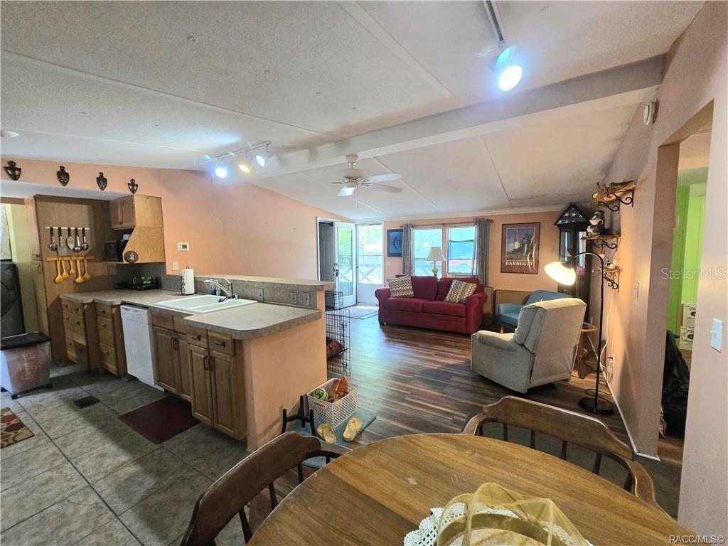 8009 E PEACOCK LN, FLORAL CITY, FL, 34436