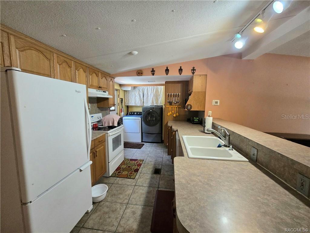 8009 E PEACOCK LN, FLORAL CITY, FL, 34436