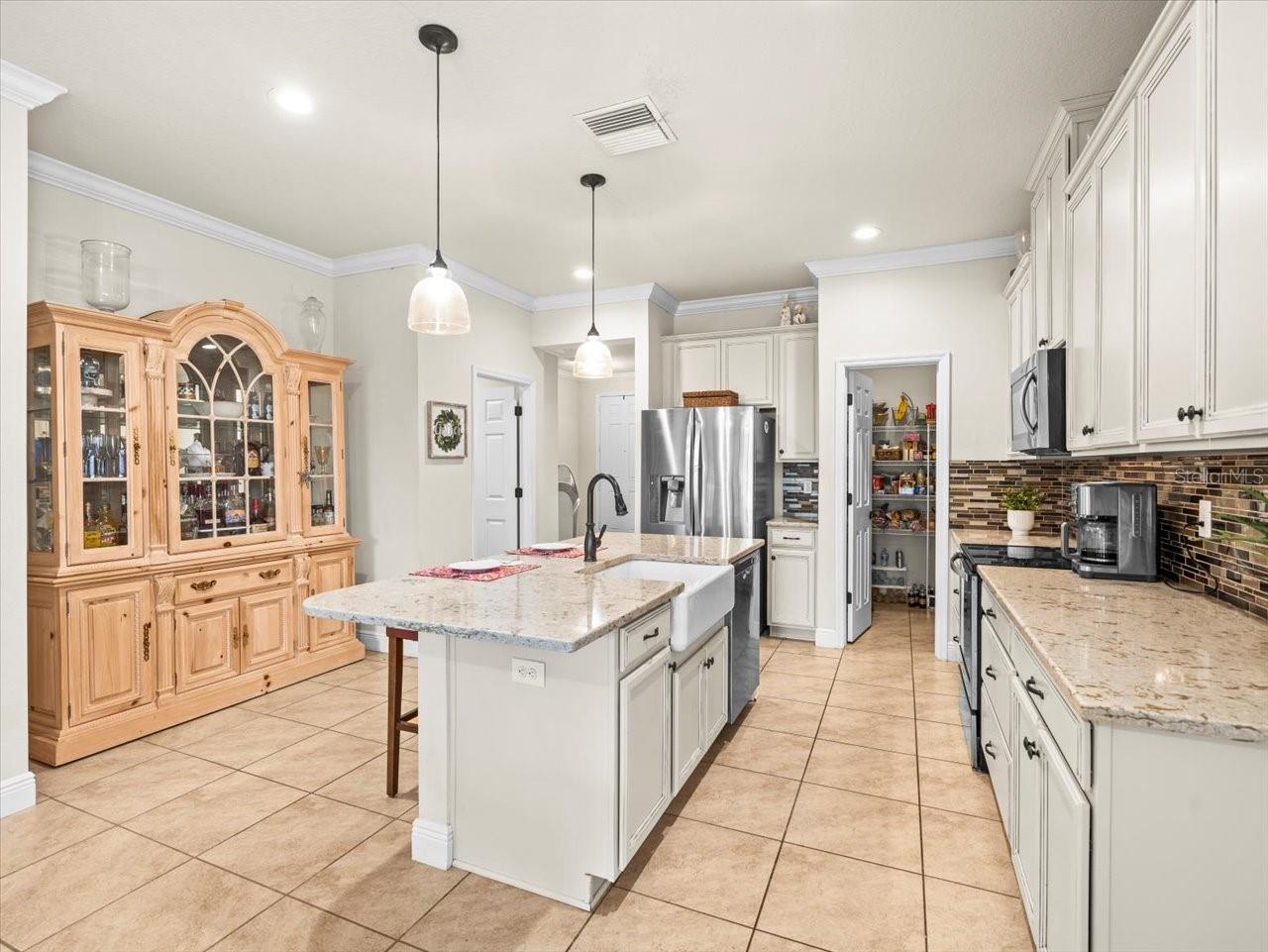 1100 MULTIFLORA LOOP, LUTZ, FL, 33558
