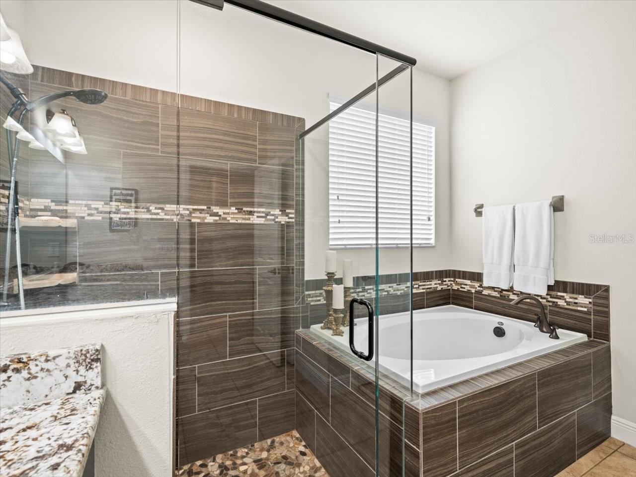 1100 MULTIFLORA LOOP, LUTZ, FL, 33558