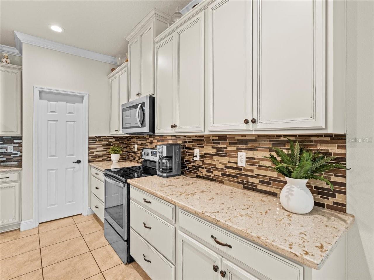 1100 MULTIFLORA LOOP, LUTZ, FL, 33558