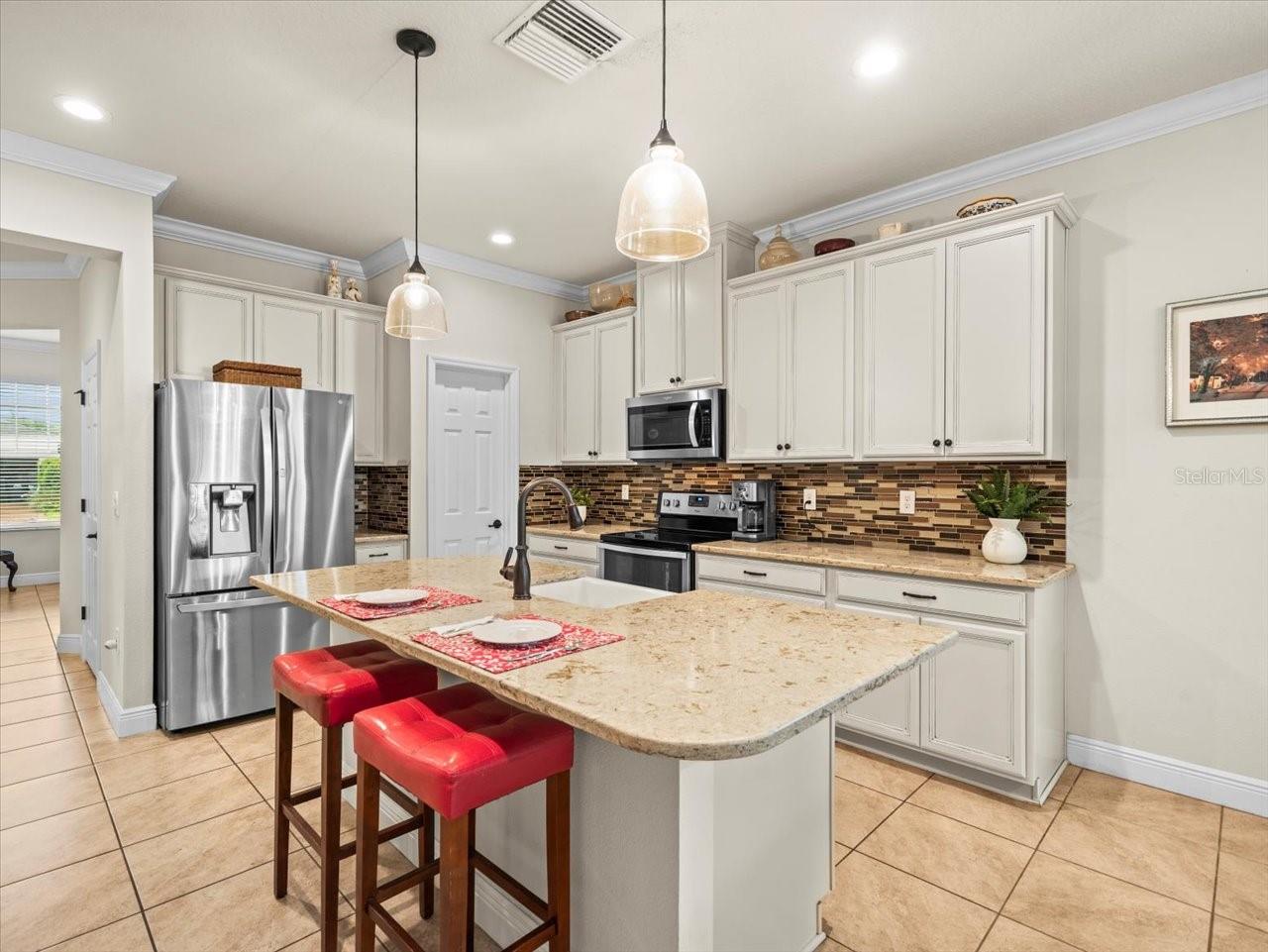 1100 MULTIFLORA LOOP, LUTZ, FL, 33558