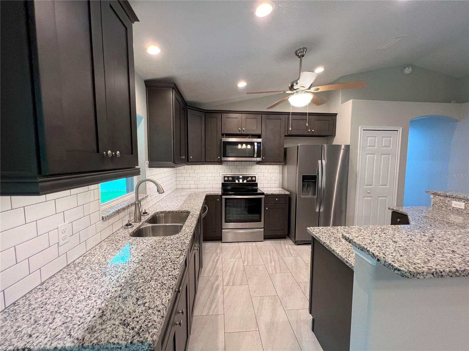 174 E RUNIC LN, DUNNELLON, FL, 34434