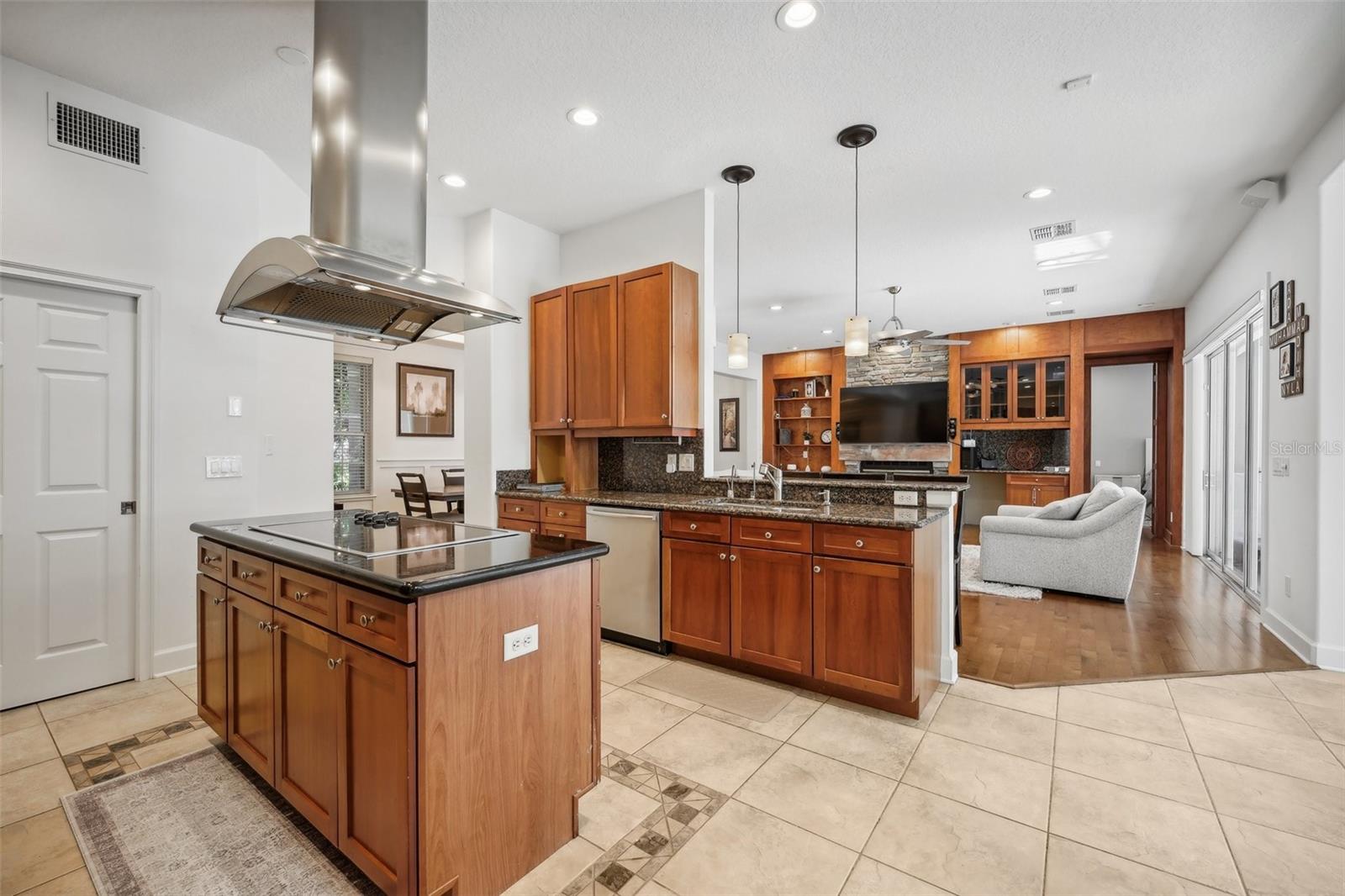 7422 LAKE MARSHA DR, ORLANDO, FL, 32819