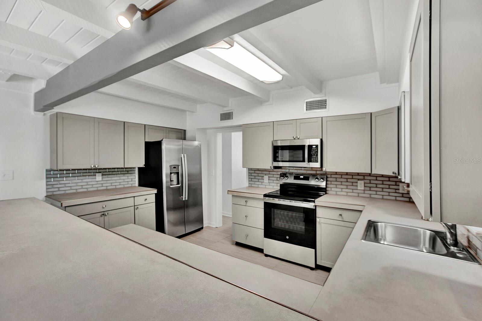 107 DINKLA LN, PALATKA, FL, 32177