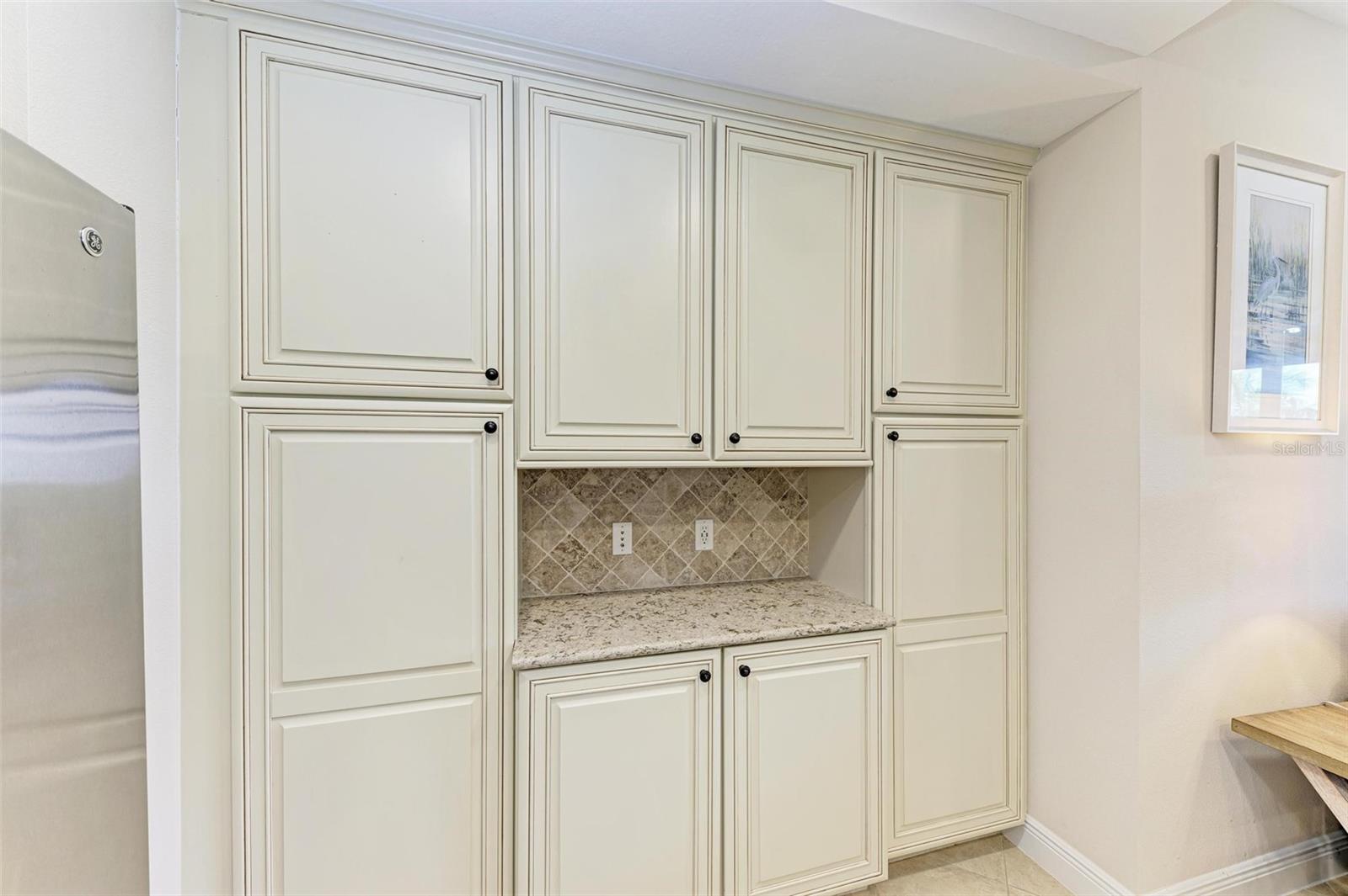 391 ARUBA CIR #302, BRADENTON, FL, 34209